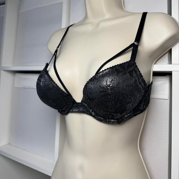 Victoria's Secret Bombshell Plunge Bra NWT - Picture 3 of 5